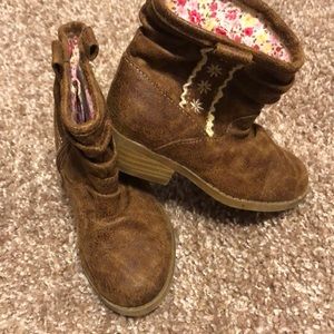 Nwot girl boots